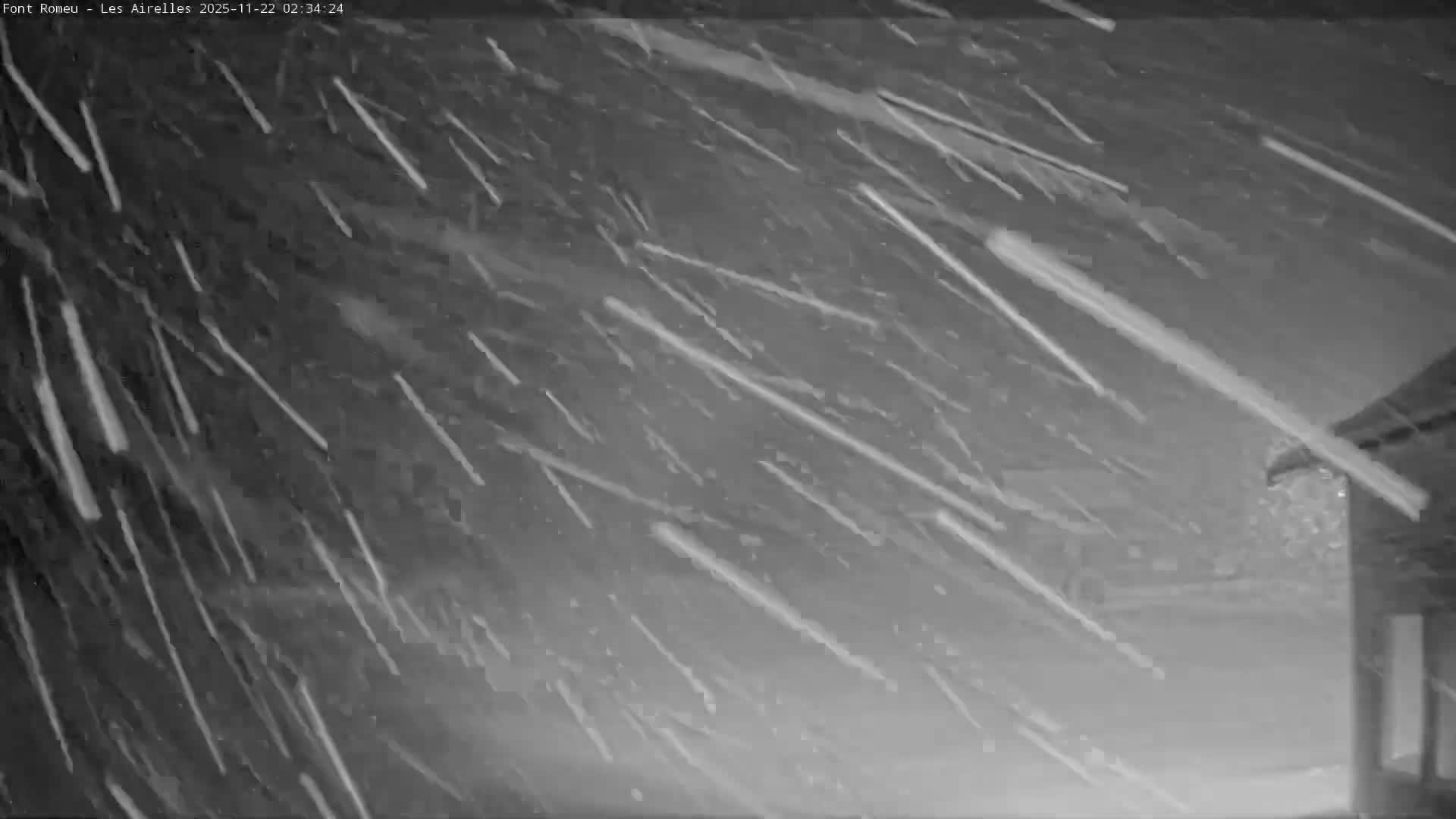 Font Romeu Pyrenees 2000 m Les Airelles Ski Slopes Live Cam - Prades, Pyrenees-Orientales, Occitanie, France