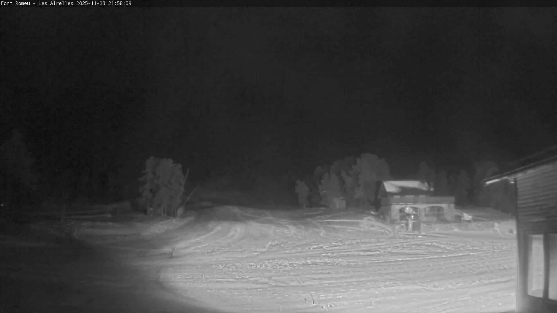 Font Romeu Pyrenees 2000 m Les Airelles Ski Slopes Live Cam - Prades, Pyrenees-Orientales, Occitanie, France