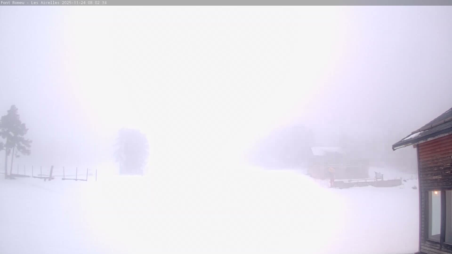 Font Romeu Pyrenees 2000 m Les Airelles Ski Slopes Live Cam - Prades, Pyrenees-Orientales, Occitanie, France