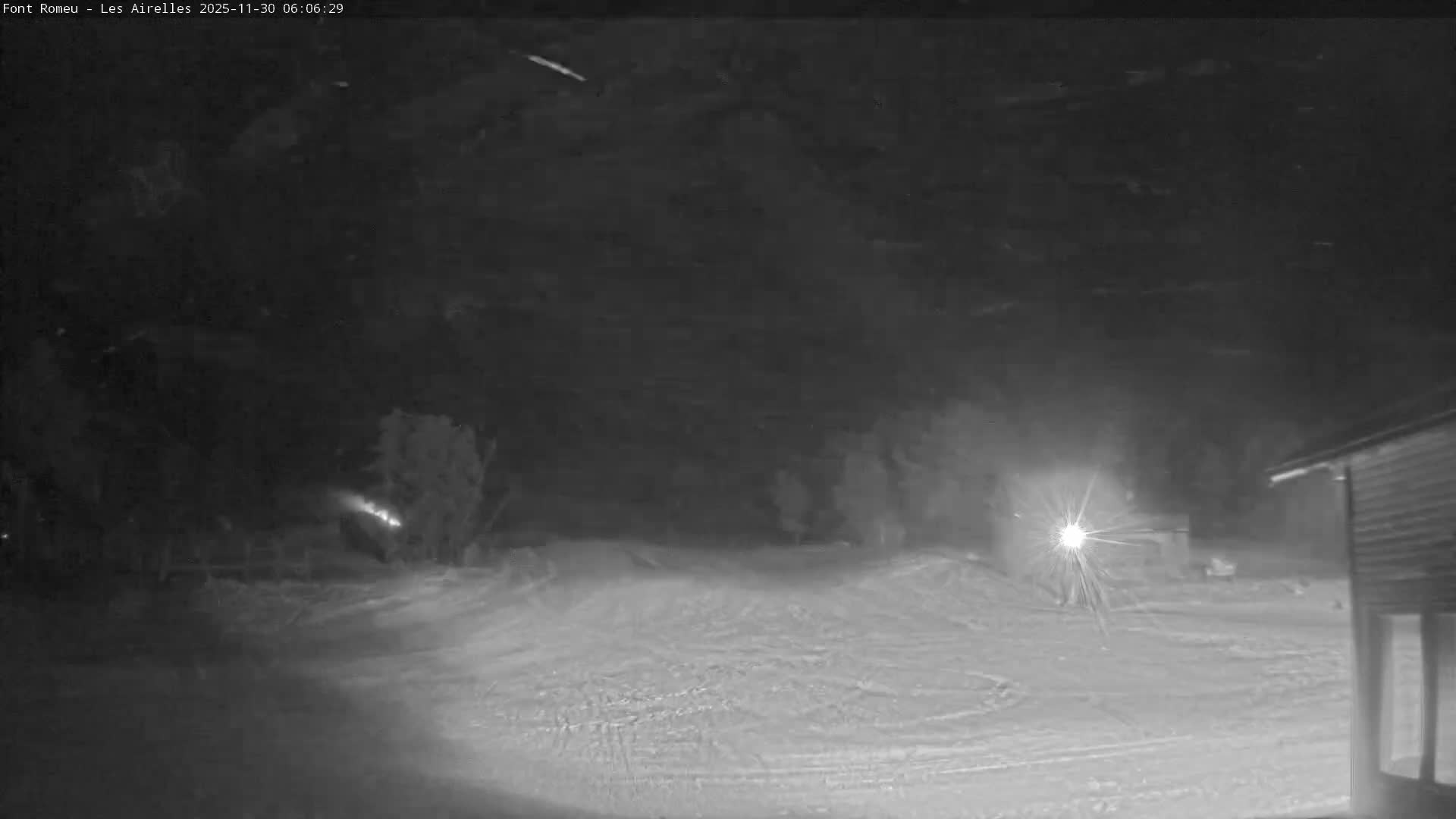 Font Romeu Pyrenees 2000 m Les Airelles Ski Slopes Live Cam - Prades, Pyrenees-Orientales, Occitanie, France