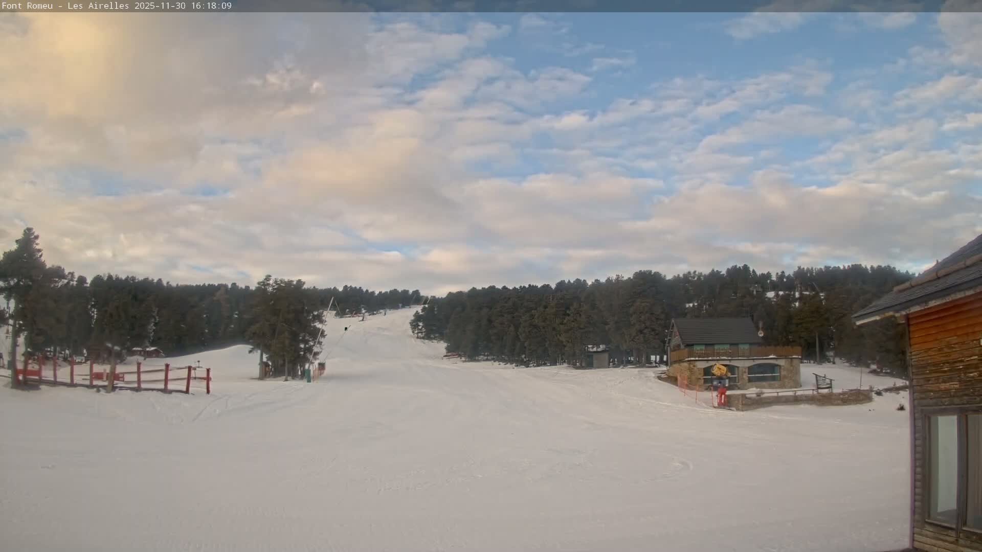 Font Romeu Pyrenees 2000 m Les Airelles Ski Slopes Live Cam - Prades, Pyrenees-Orientales, Occitanie, France