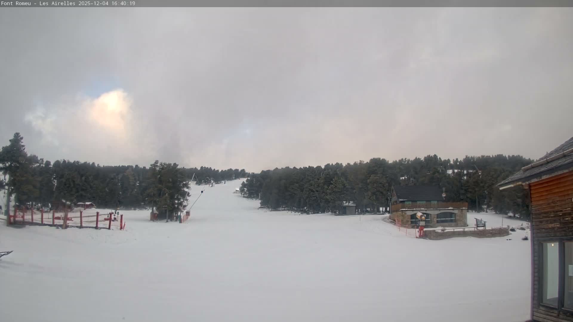 Font Romeu Pyrenees 2000 m Les Airelles Ski Slopes Live Cam - Prades, Pyrenees-Orientales, Occitanie, France