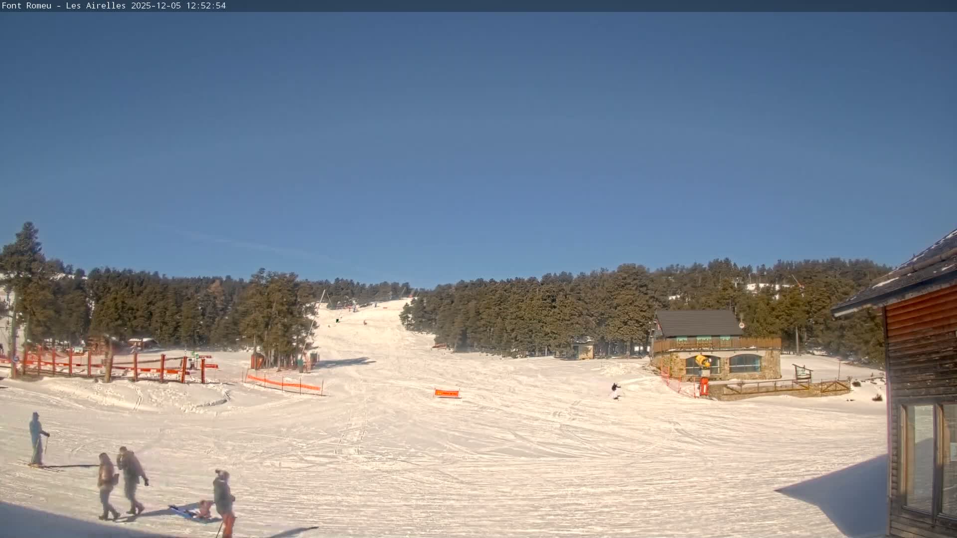 Font Romeu Pyrenees 2000 m Les Airelles Ski Slopes Live Cam - Prades, Pyrenees-Orientales, Occitanie, France