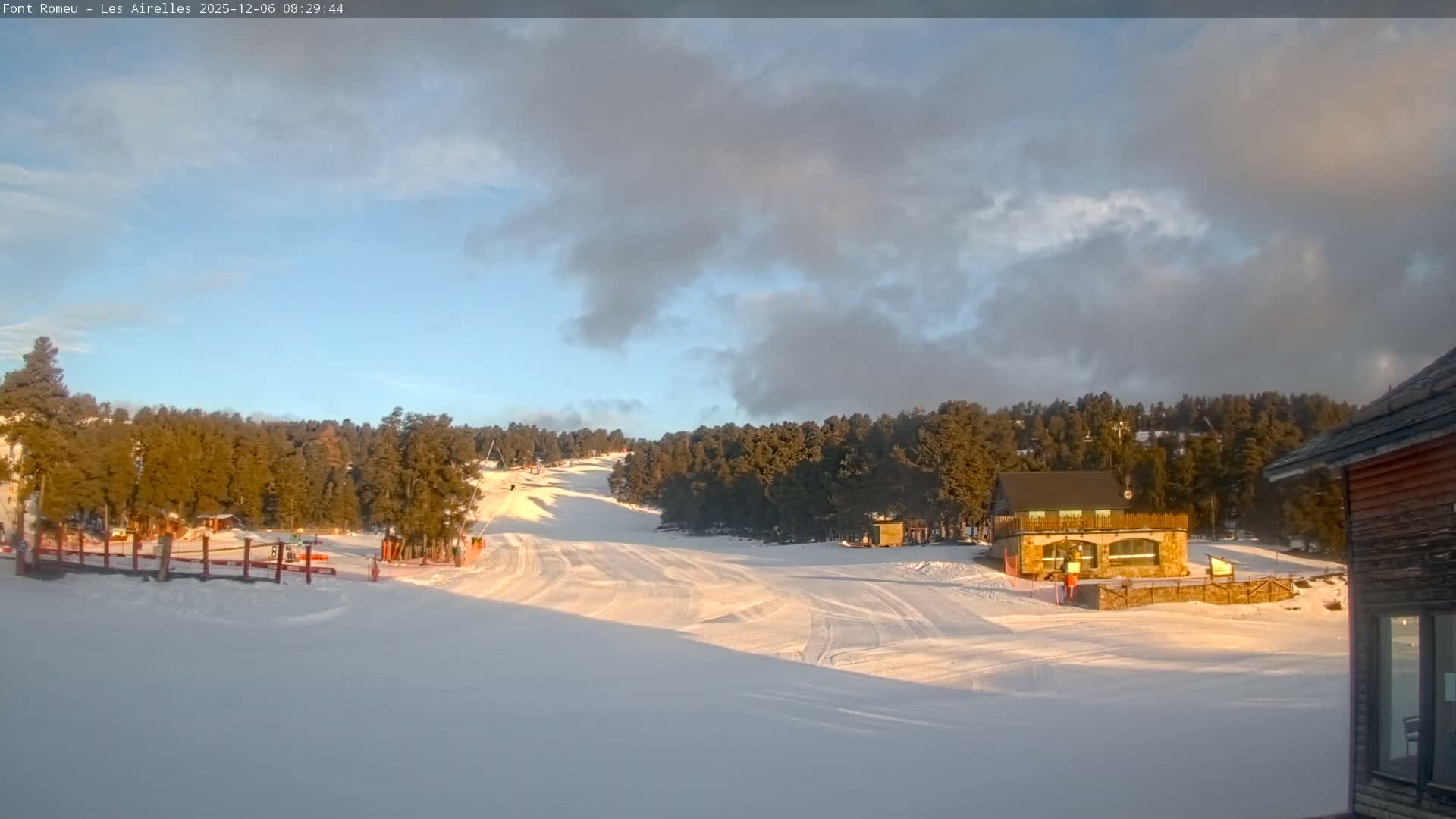 Font Romeu Pyrenees 2000 m Les Airelles Ski Slopes Live Cam - Prades, Pyrenees-Orientales, Occitanie, France