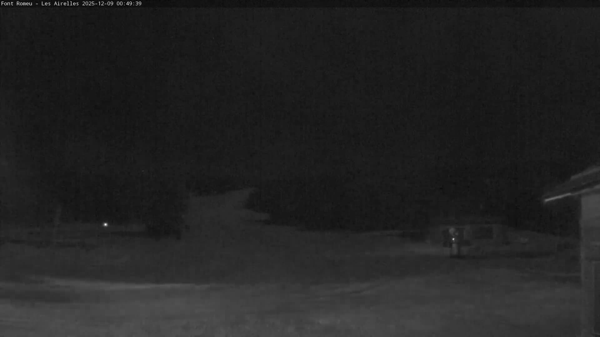 Font Romeu Pyrenees 2000 m Les Airelles Ski Slopes Live Cam - Prades, Pyrenees-Orientales, Occitanie, France