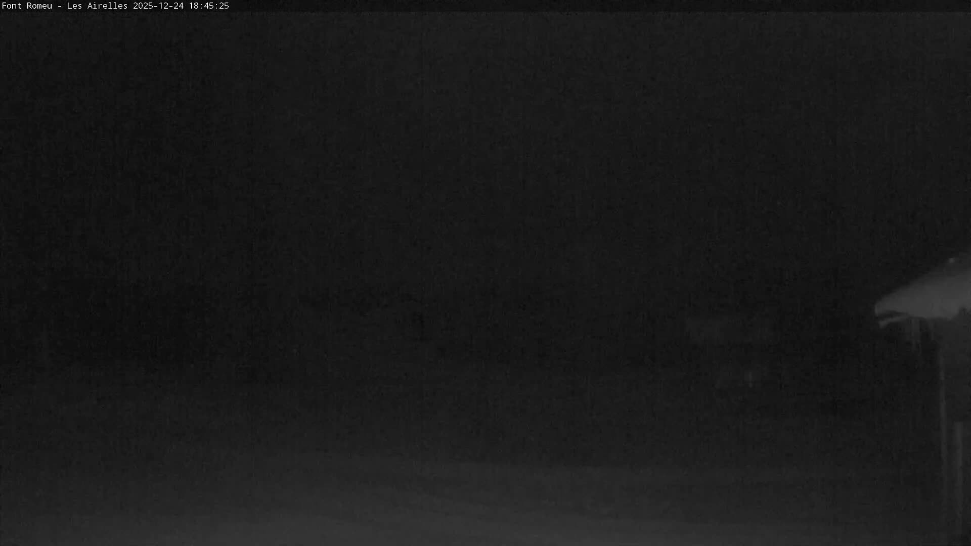 Font Romeu Pyrenees 2000 m Les Airelles Ski Slopes Live Cam - Prades, Pyrenees-Orientales, Occitanie, France
