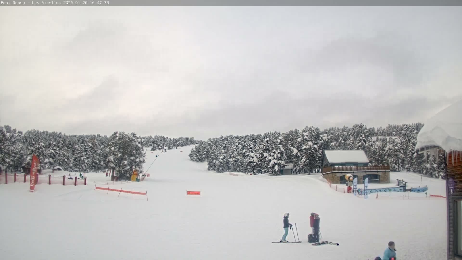 Font Romeu Pyrenees 2000 m Les Airelles Ski Slopes Live Cam - Prades, Pyrenees-Orientales, Occitanie, France
