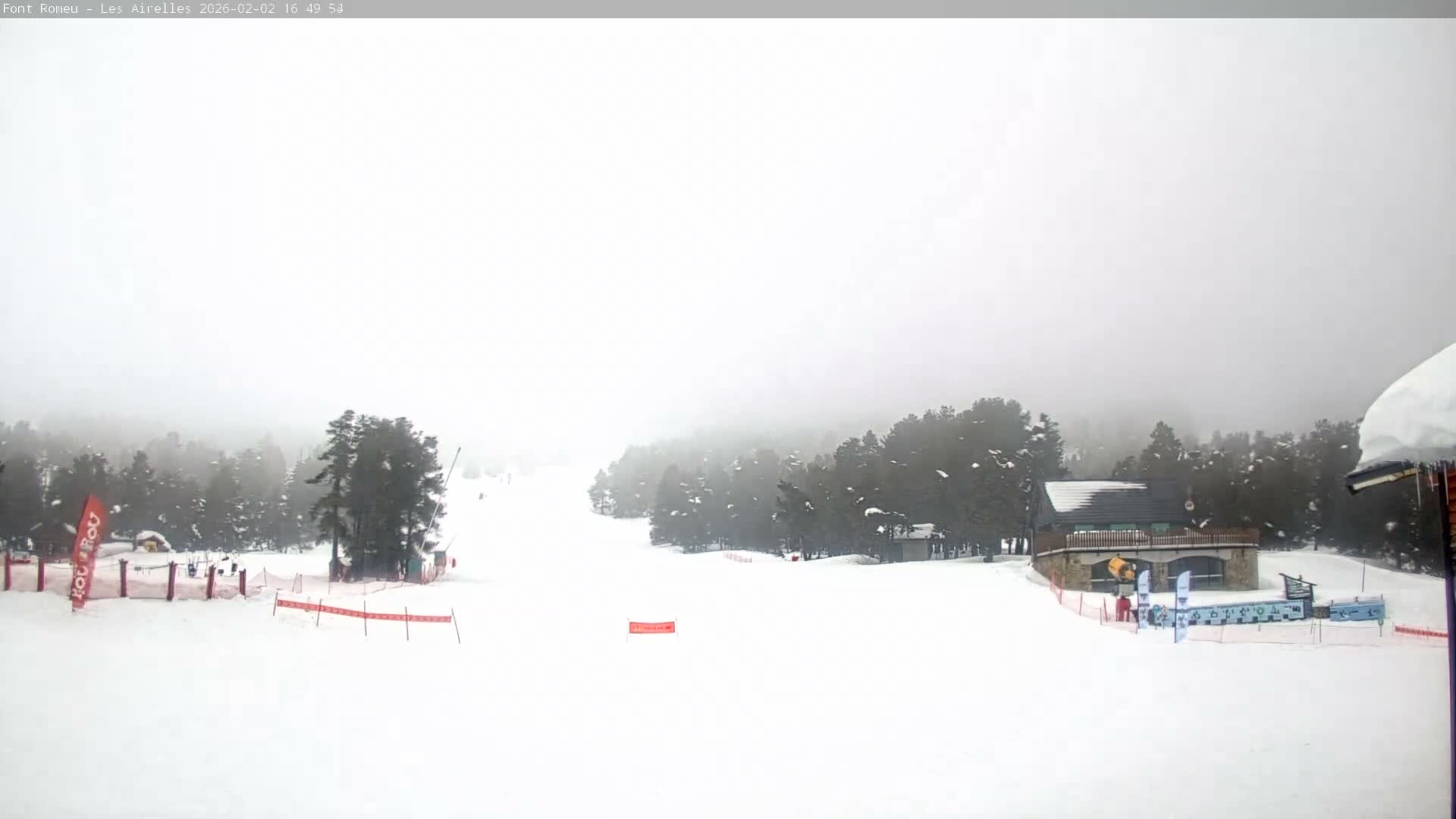 Font Romeu Pyrenees 2000 m Les Airelles Ski Slopes Live Cam - Prades, Pyrenees-Orientales, Occitanie, France