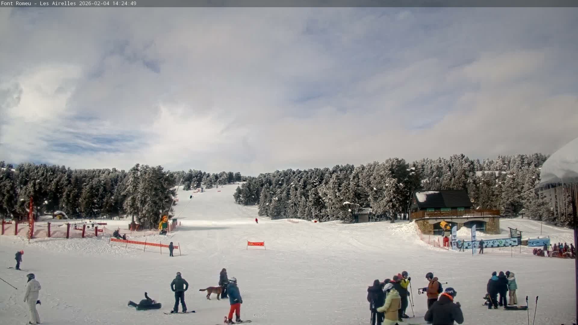 Font Romeu Pyrenees 2000 m Les Airelles Ski Slopes Live Cam - Prades, Pyrenees-Orientales, Occitanie, France