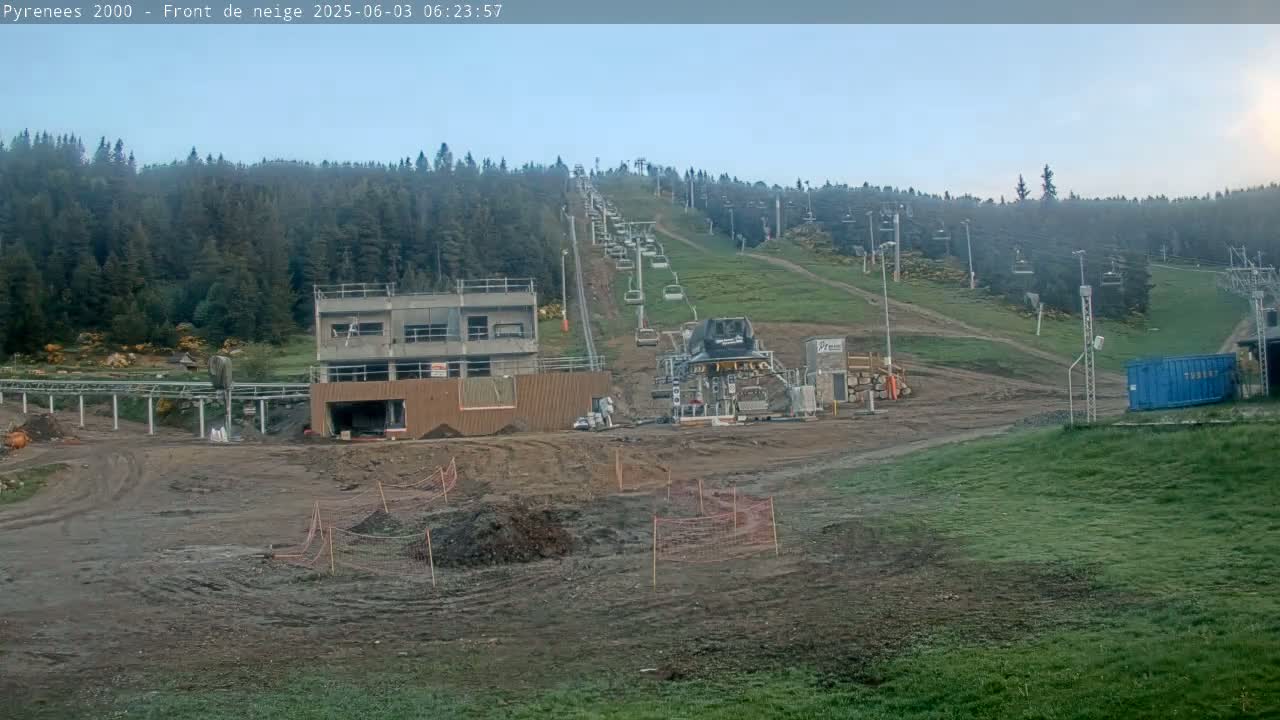 Bolquere, Pyrenees 2000  Ski Center & Ski Slopes Live Cam - Prades, Pyrenees-Orientales, Occitanie, France