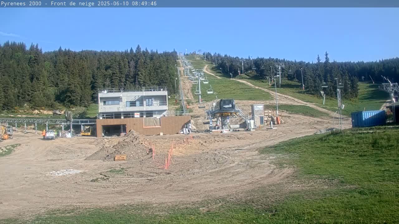 Bolquere, Pyrenees 2000  Ski Center & Ski Slopes Live Cam - Prades, Pyrenees-Orientales, Occitanie, France