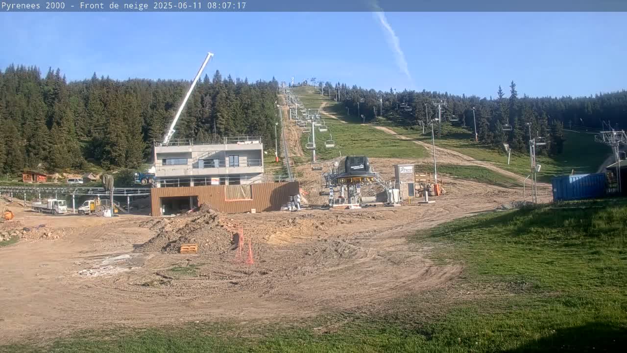 Bolquere, Pyrenees 2000  Ski Center & Ski Slopes Live Cam - Prades, Pyrenees-Orientales, Occitanie, France