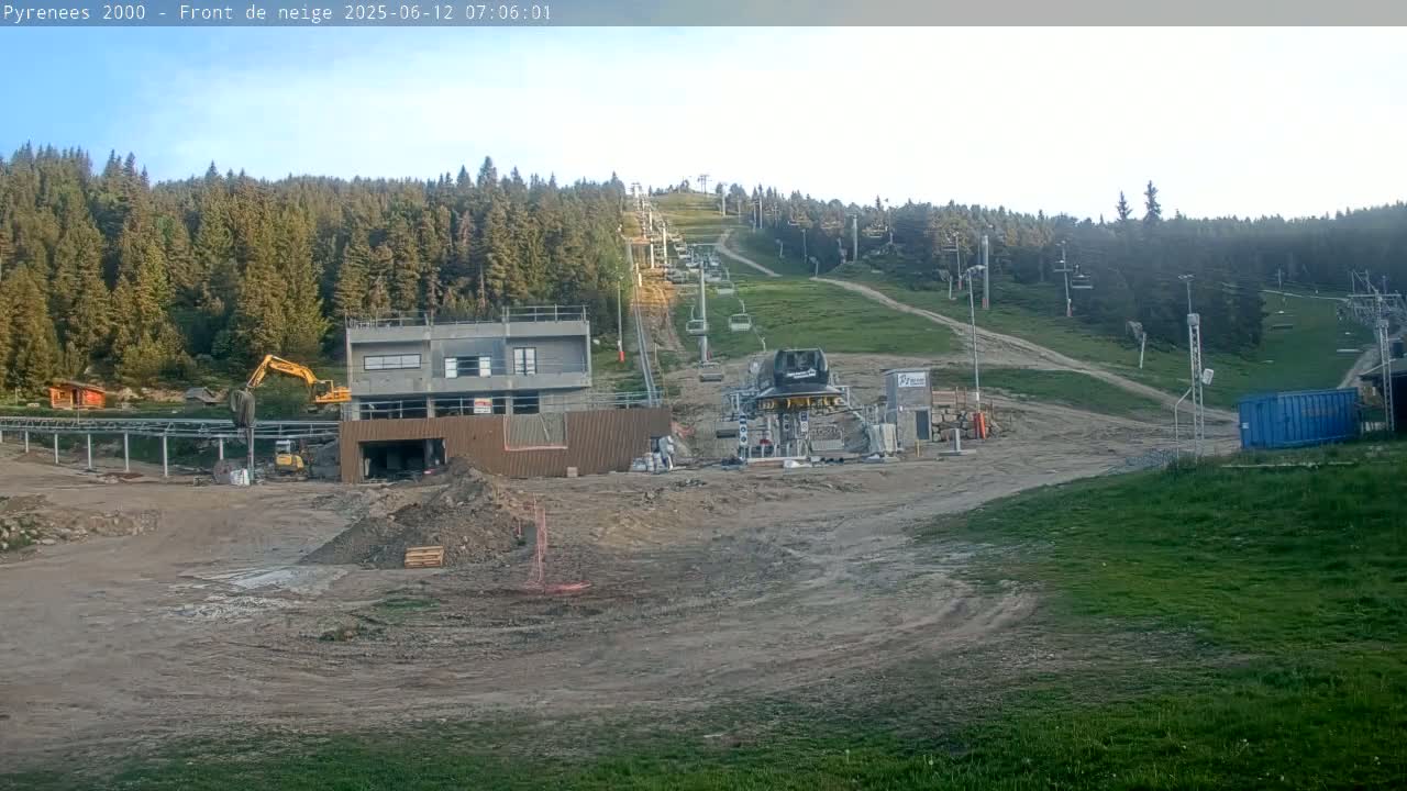 Bolquere, Pyrenees 2000  Ski Center & Ski Slopes Live Cam - Prades, Pyrenees-Orientales, Occitanie, France