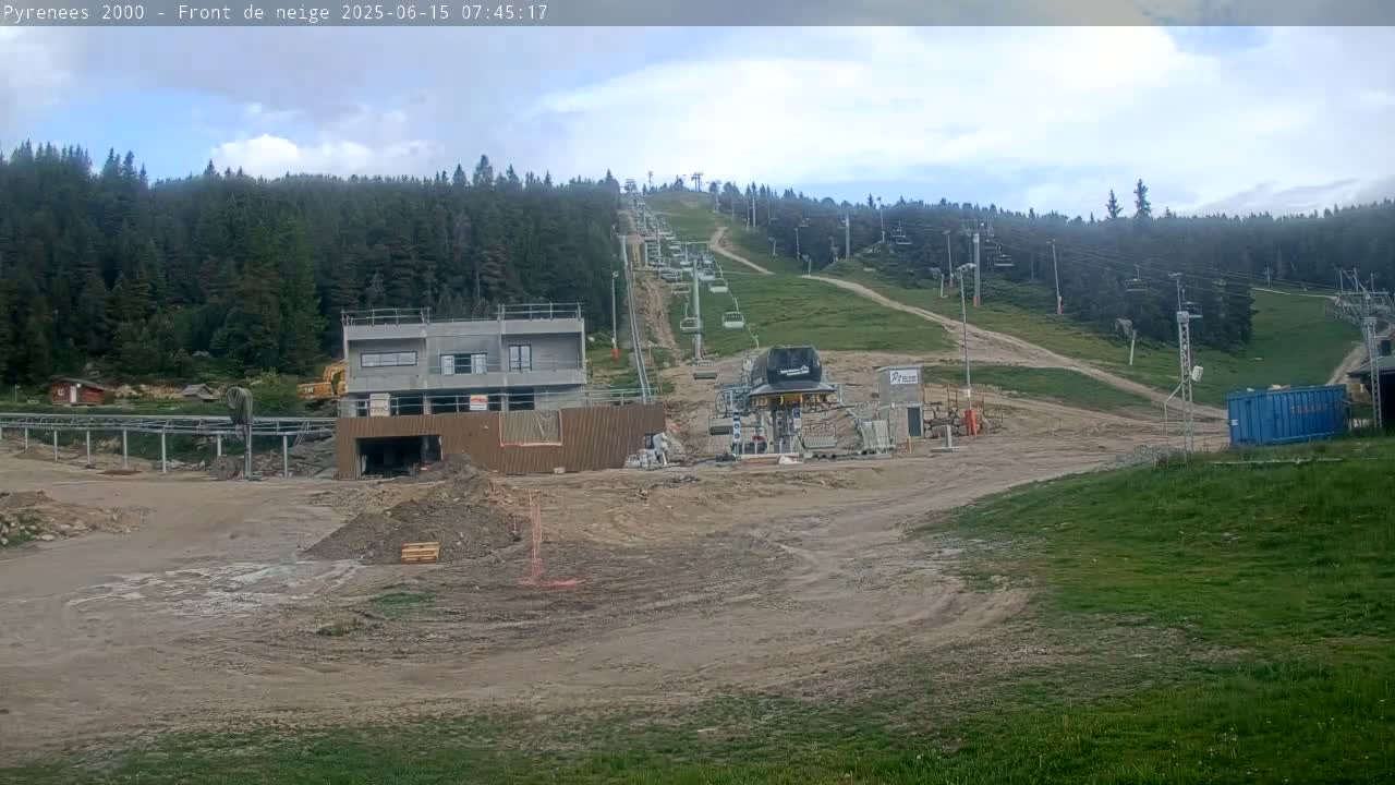Bolquere, Pyrenees 2000  Ski Center & Ski Slopes Live Cam - Prades, Pyrenees-Orientales, Occitanie, France