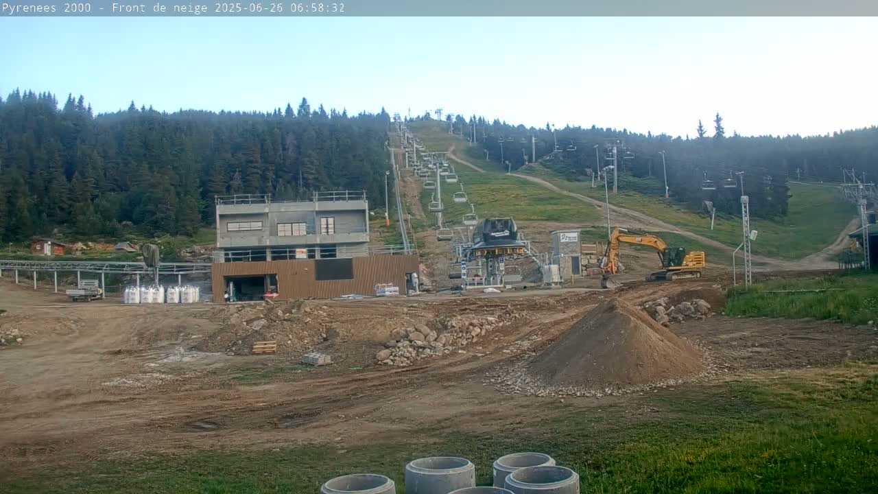Bolquere, Pyrenees 2000  Ski Center & Ski Slopes Live Cam - Prades, Pyrenees-Orientales, Occitanie, France
