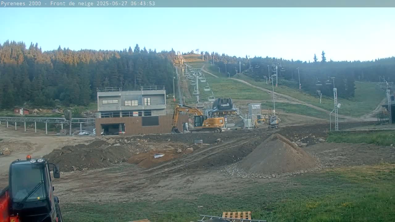 Bolquere, Pyrenees 2000  Ski Center & Ski Slopes Live Cam - Prades, Pyrenees-Orientales, Occitanie, France