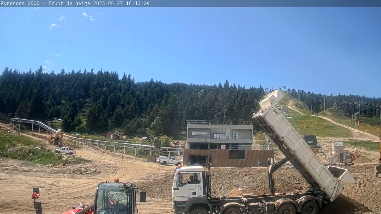 Bolquere, Pyrenees 2000  Ski Center & Ski Slopes Live Cam - Prades, Pyrenees-Orientales, Occitanie, France