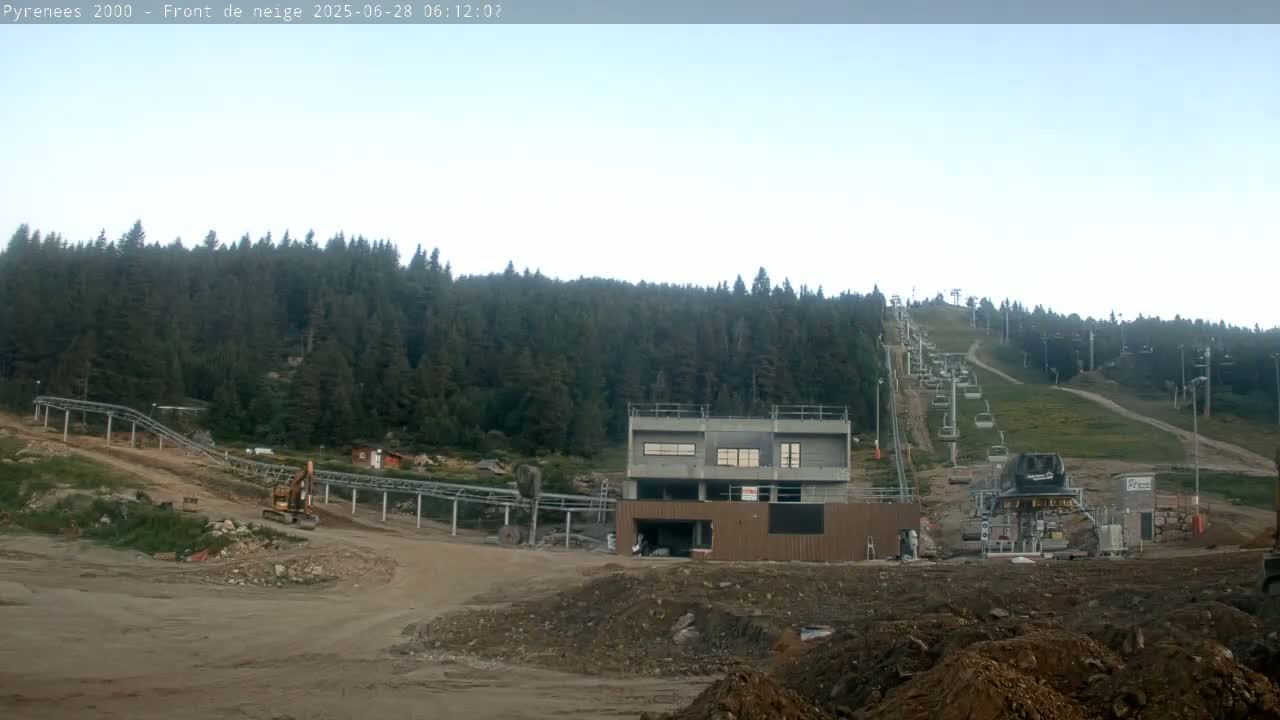 Bolquere, Pyrenees 2000  Ski Center & Ski Slopes Live Cam - Prades, Pyrenees-Orientales, Occitanie, France