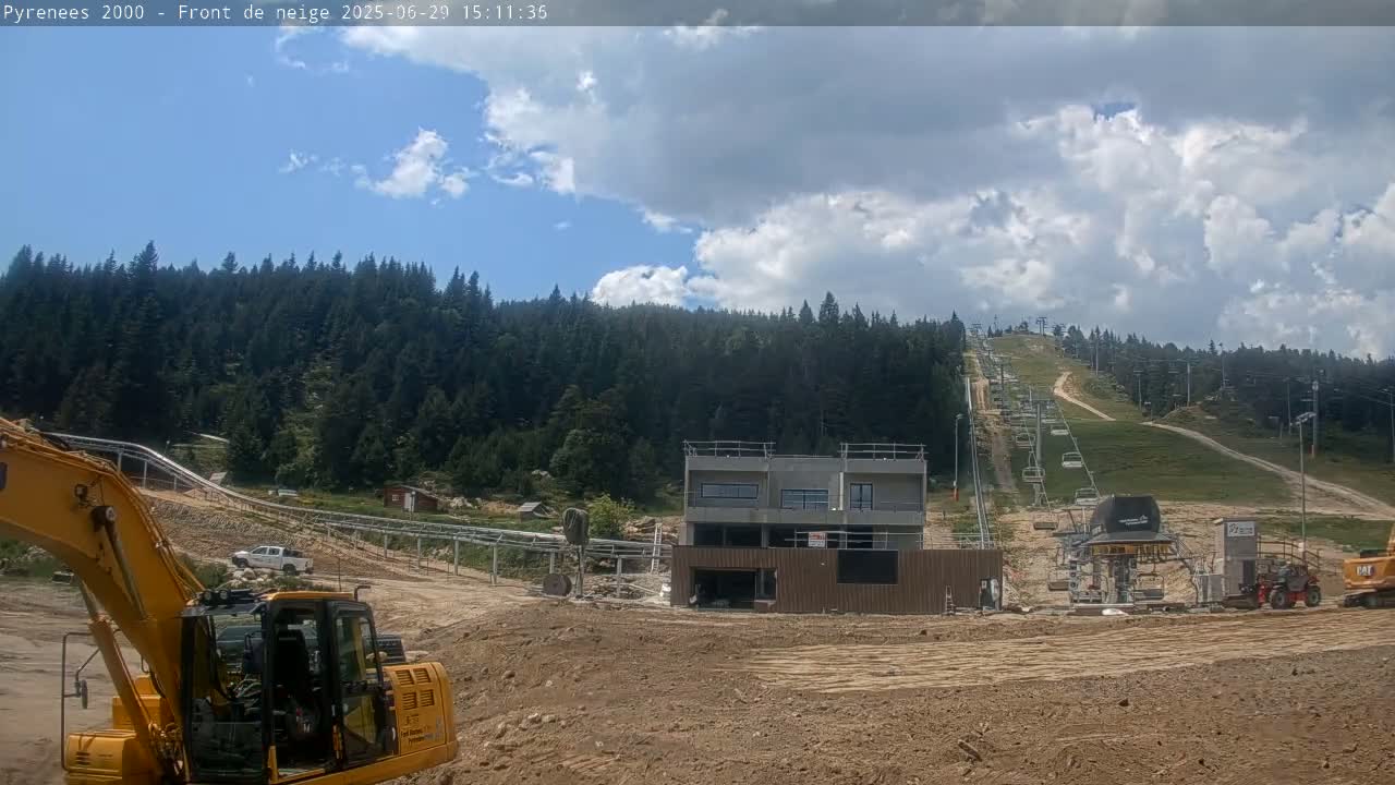 Bolquere, Pyrenees 2000  Ski Center & Ski Slopes Live Cam - Prades, Pyrenees-Orientales, Occitanie, France