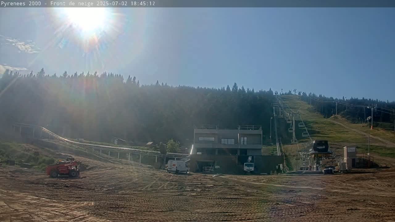 Bolquere, Pyrenees 2000  Ski Center & Ski Slopes Live Cam - Prades, Pyrenees-Orientales, Occitanie, France