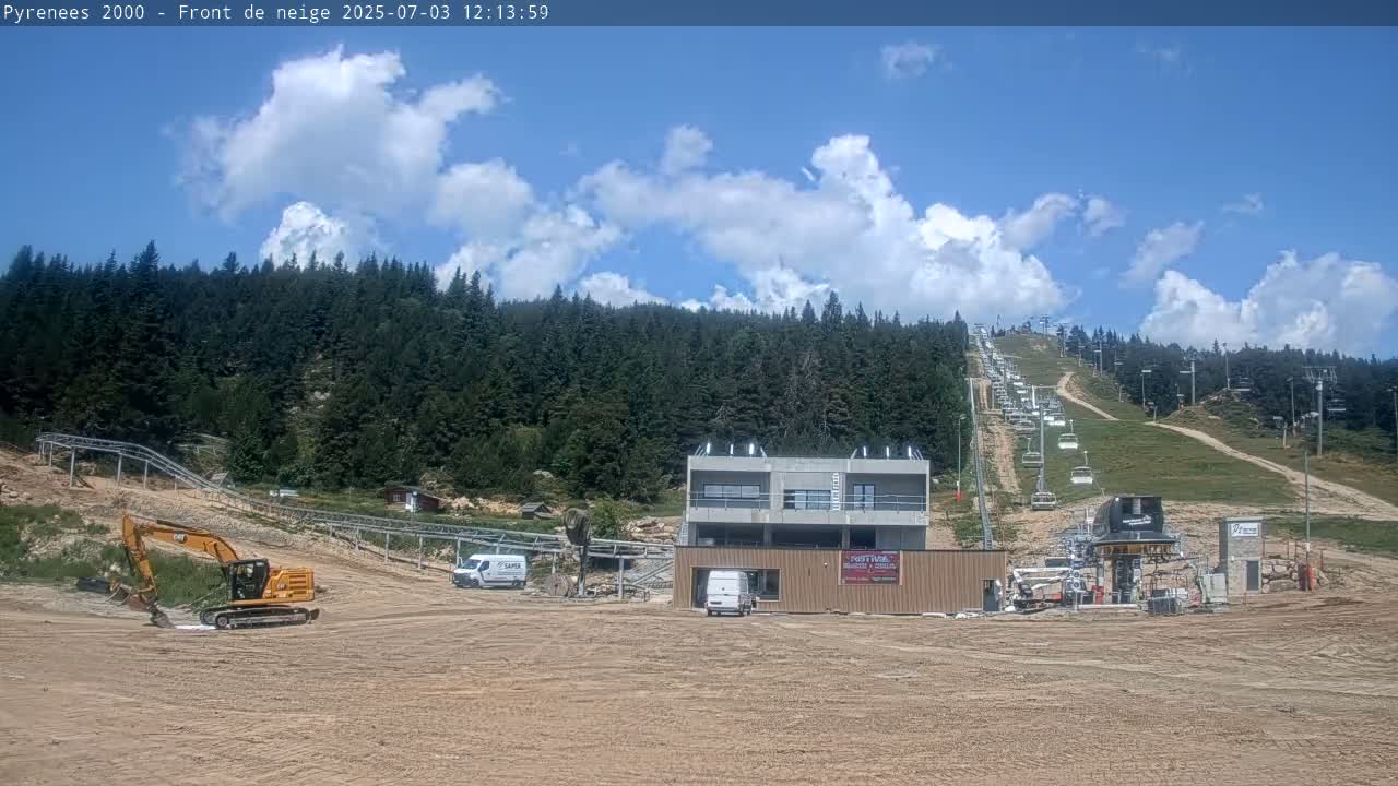 Bolquere, Pyrenees 2000  Ski Center & Ski Slopes Live Cam - Prades, Pyrenees-Orientales, Occitanie, France