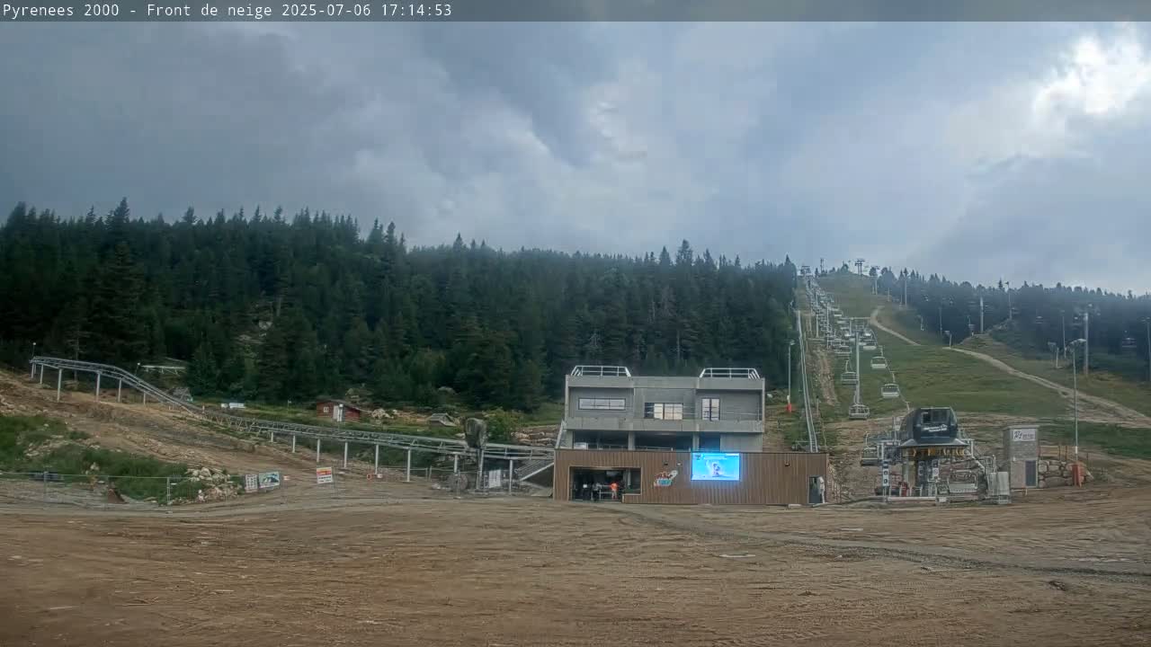 Bolquere, Pyrenees 2000  Ski Center & Ski Slopes Live Cam - Prades, Pyrenees-Orientales, Occitanie, France