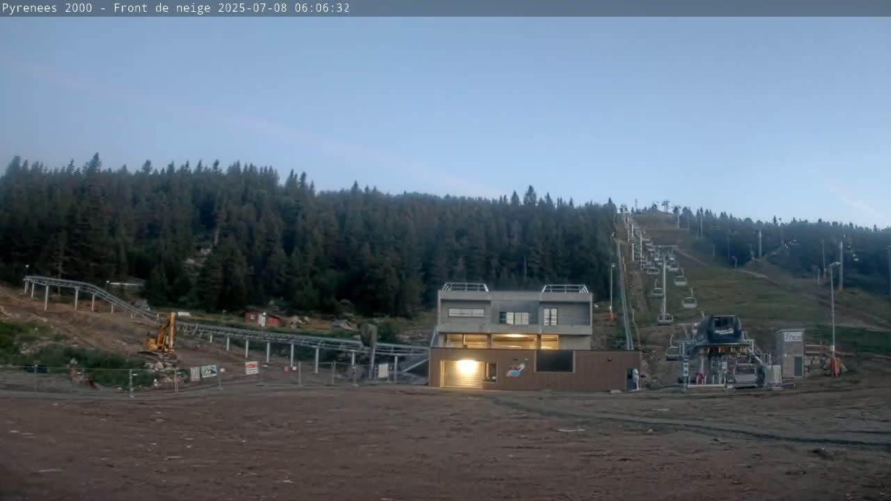 Bolquere, Pyrenees 2000  Ski Center & Ski Slopes Live Cam - Prades, Pyrenees-Orientales, Occitanie, France
