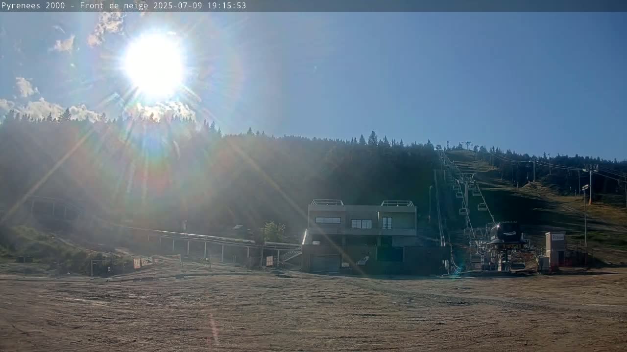 Bolquere, Pyrenees 2000  Ski Center & Ski Slopes Live Cam - Prades, Pyrenees-Orientales, Occitanie, France