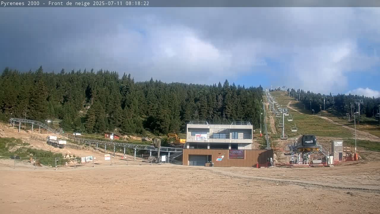 Bolquere, Pyrenees 2000  Ski Center & Ski Slopes Live Cam - Prades, Pyrenees-Orientales, Occitanie, France