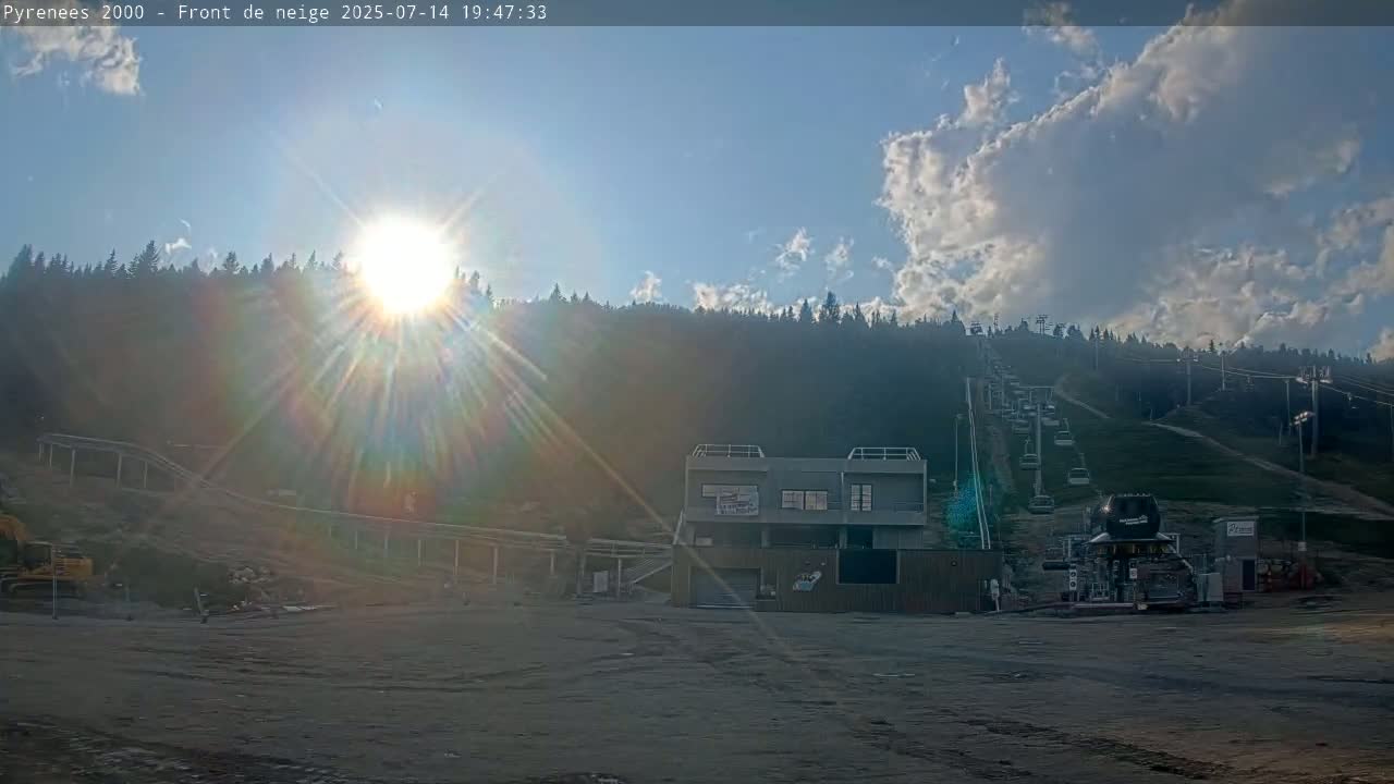 Bolquere, Pyrenees 2000  Ski Center & Ski Slopes Live Cam - Prades, Pyrenees-Orientales, Occitanie, France