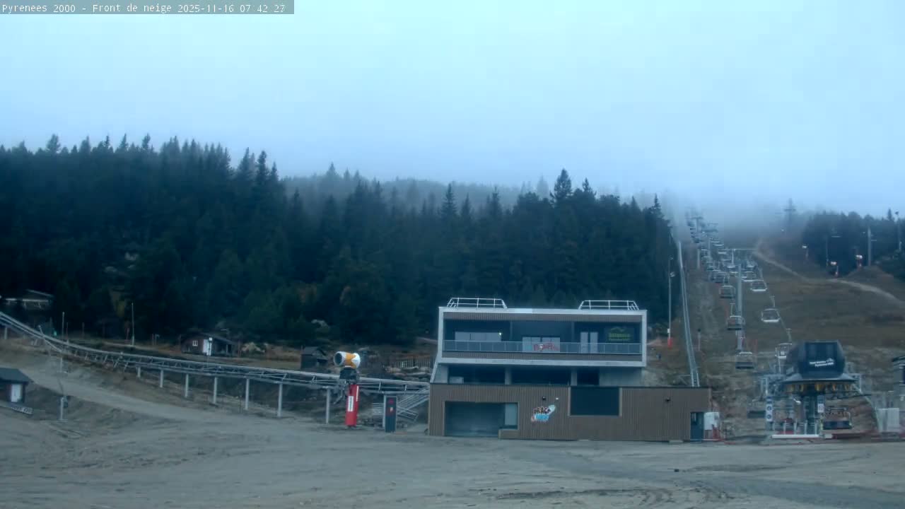 Bolquere, Pyrenees 2000  Ski Center & Ski Slopes Live Cam - Prades, Pyrenees-Orientales, Occitanie, France
