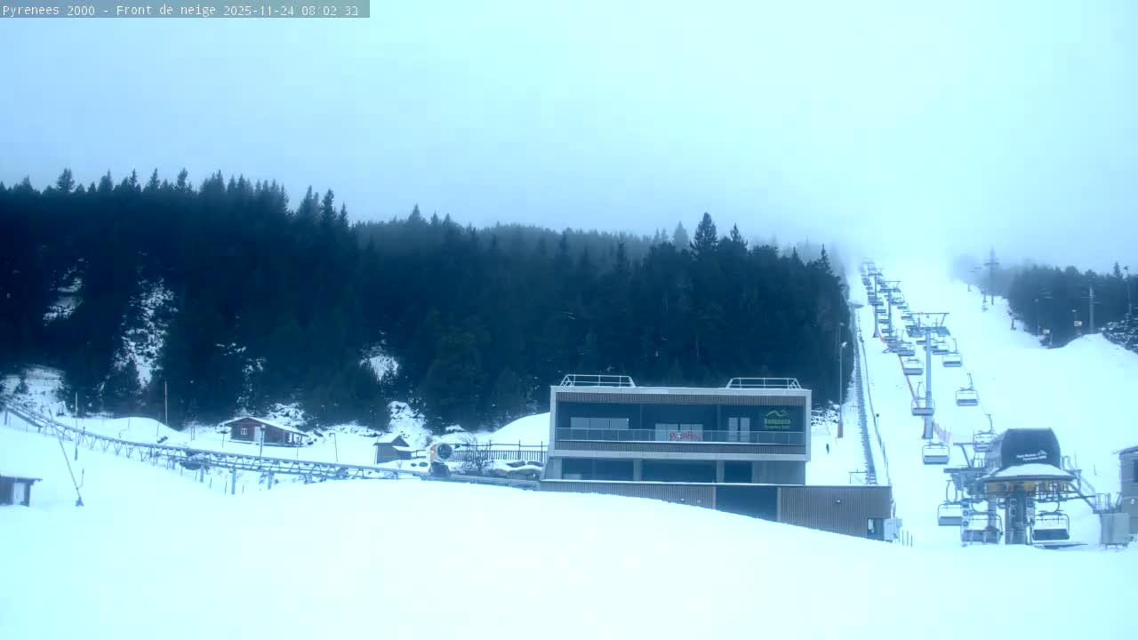 Bolquere, Pyrenees 2000  Ski Center & Ski Slopes Live Cam - Prades, Pyrenees-Orientales, Occitanie, France