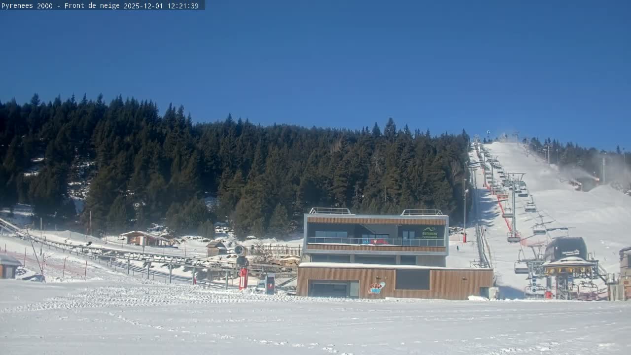 Bolquere, Pyrenees 2000  Ski Center & Ski Slopes Live Cam - Prades, Pyrenees-Orientales, Occitanie, France