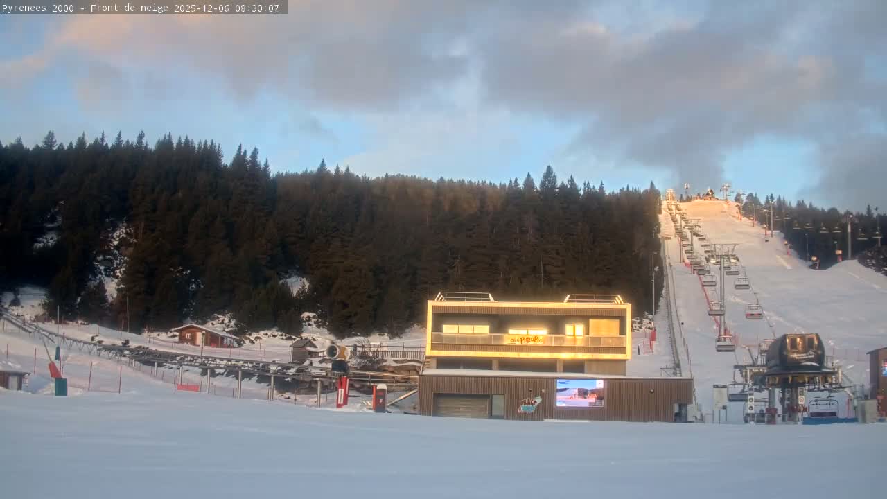 Bolquere, Pyrenees 2000  Ski Center & Ski Slopes Live Cam - Prades, Pyrenees-Orientales, Occitanie, France