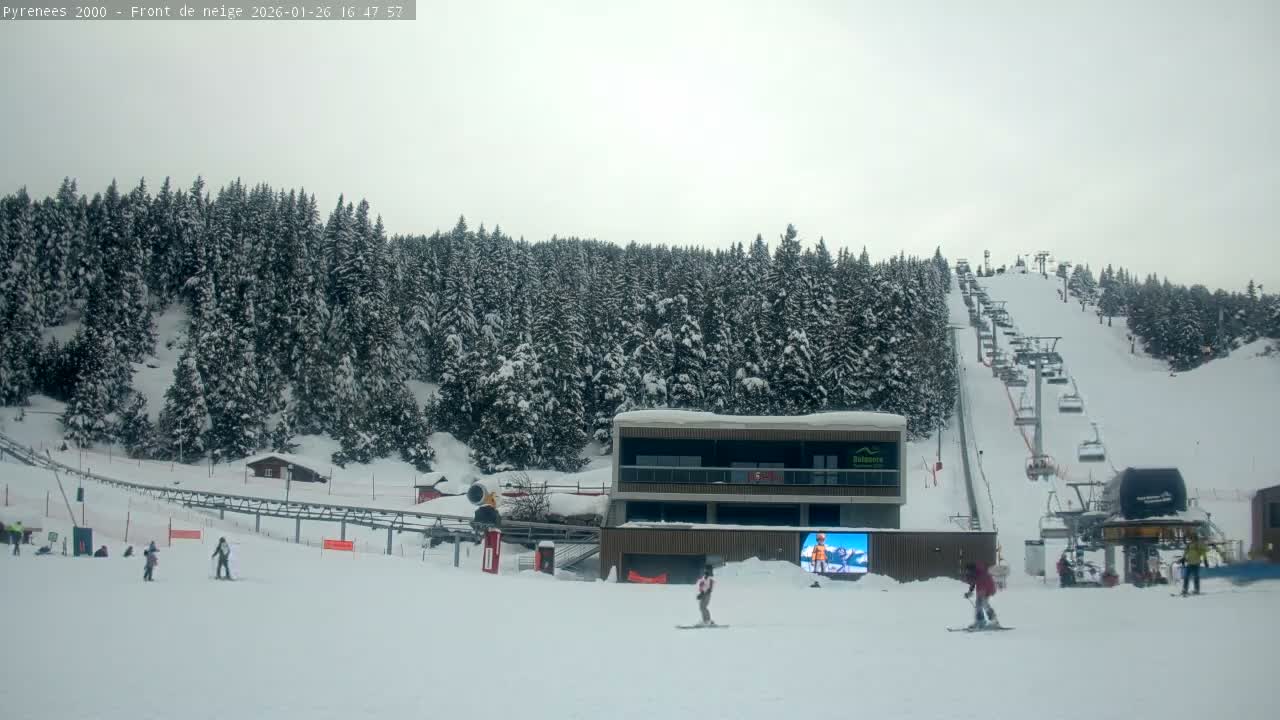 Bolquere, Pyrenees 2000  Ski Center & Ski Slopes Live Cam - Prades, Pyrenees-Orientales, Occitanie, France