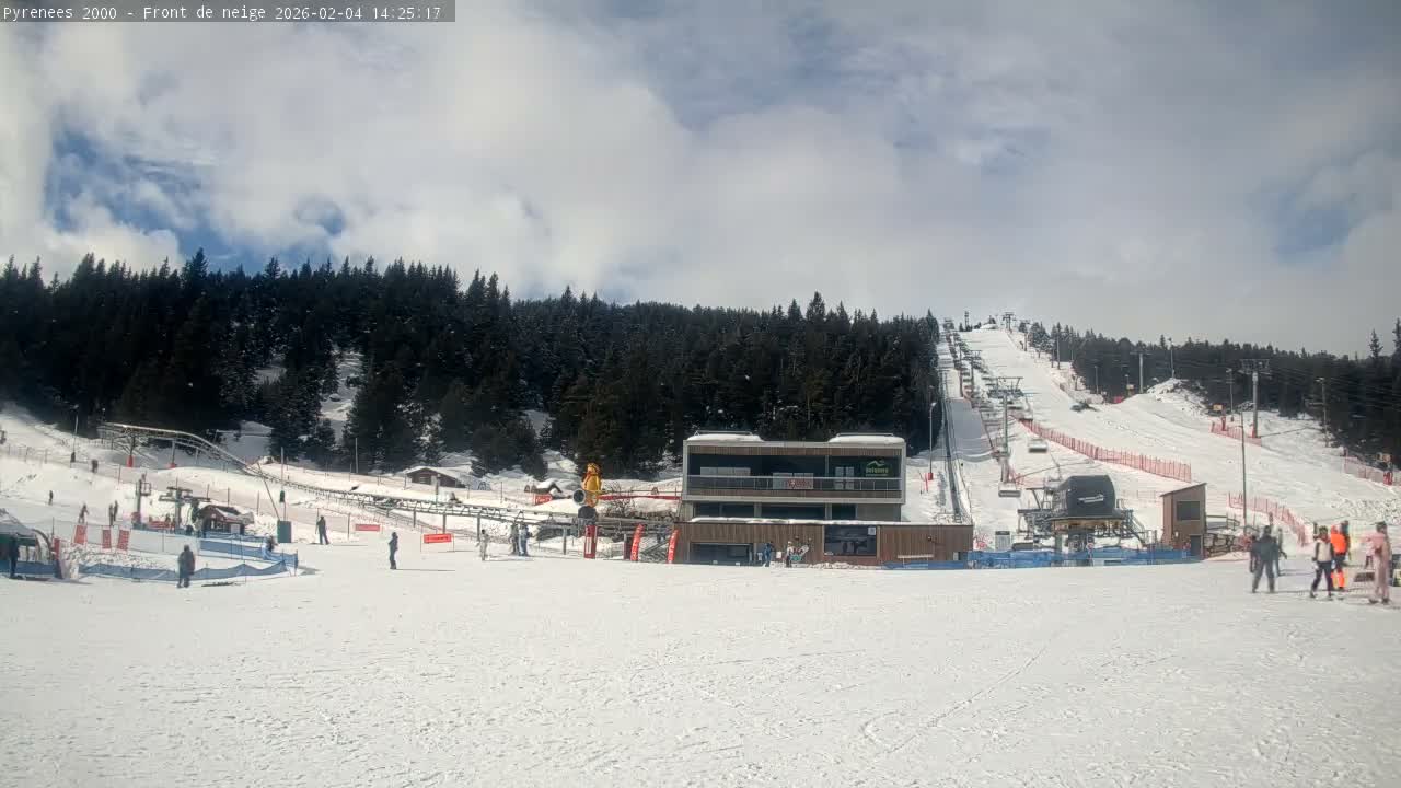 Bolquere, Pyrenees 2000  Ski Center & Ski Slopes Live Cam - Prades, Pyrenees-Orientales, Occitanie, France