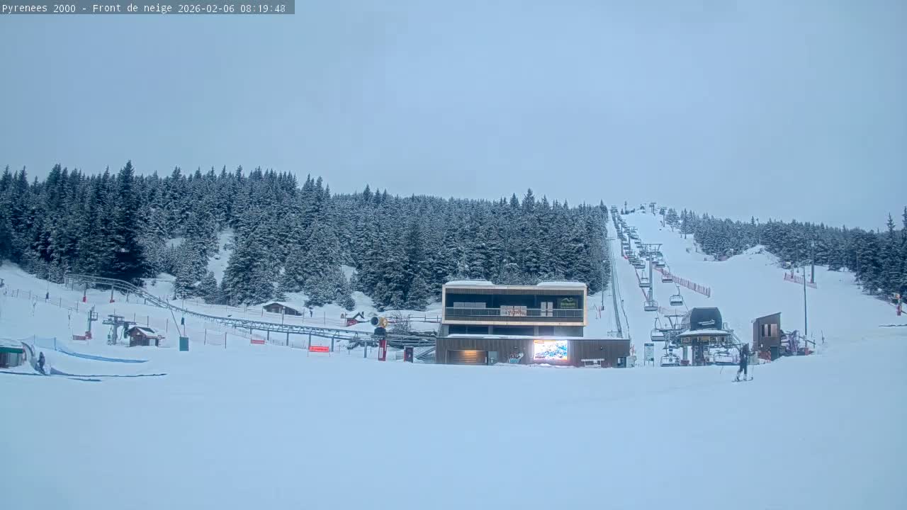 Bolquere, Pyrenees 2000  Ski Center & Ski Slopes Live Cam - Prades, Pyrenees-Orientales, Occitanie, France