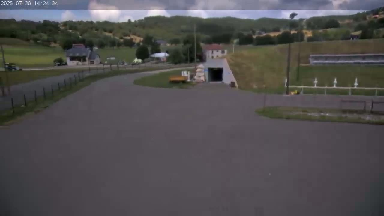 Haut-Valromey, Plateau de Retord, Stade de Biathlon Des Plans d'Hotonnes (Plans d'Hotonnes Biathlon Stadium) Live Cam - Belley, Ain, Auvergne-Rhône-Alpes, France