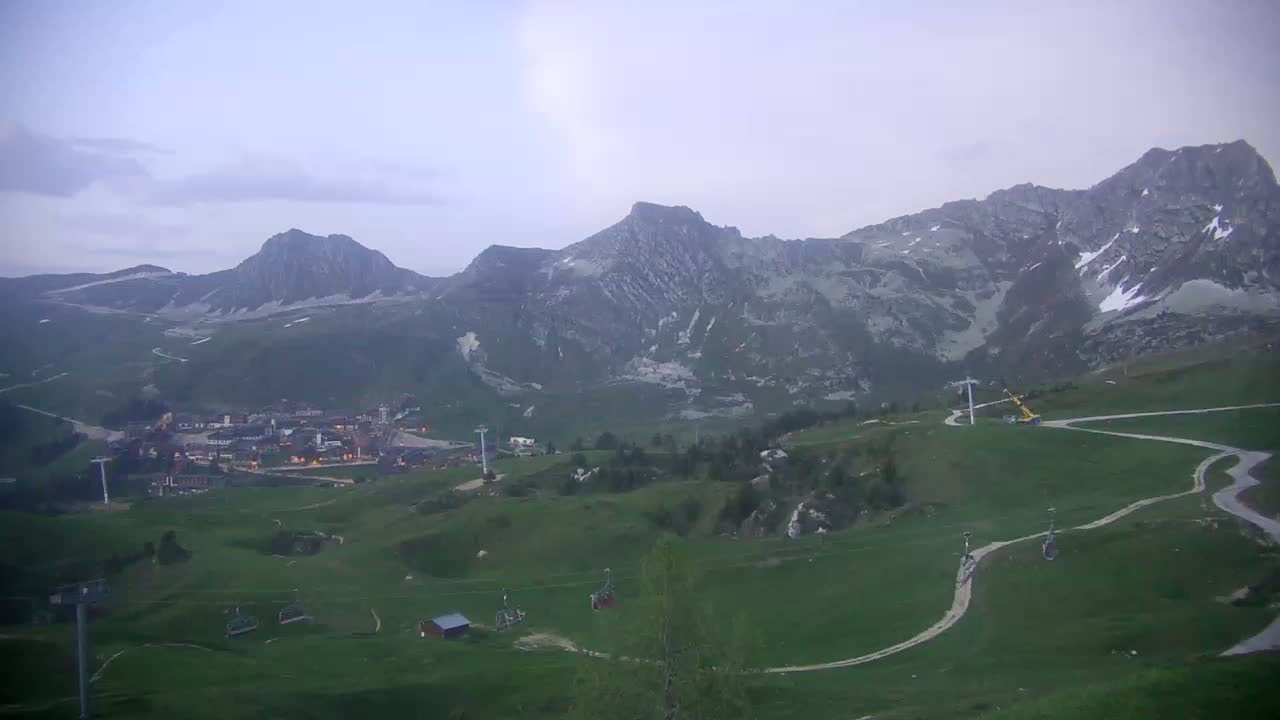 La Plagne Villages from  Bergerie 2184 m View Live Cam -  Bourg-Saint-Maurice, Savoie, Auvergne-Rhône-Alpes, France