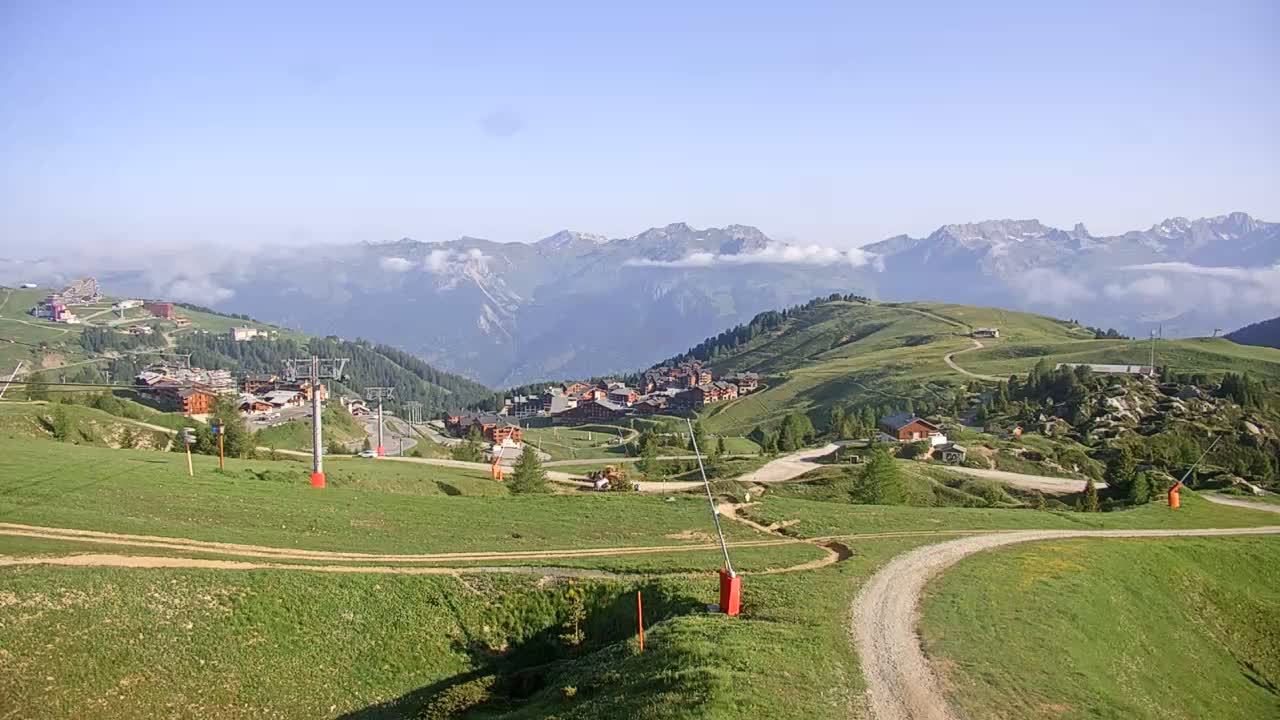 La Plagne Villages from  Bergerie 2184 m View Live Cam -  Bourg-Saint-Maurice, Savoie, Auvergne-Rhône-Alpes, France