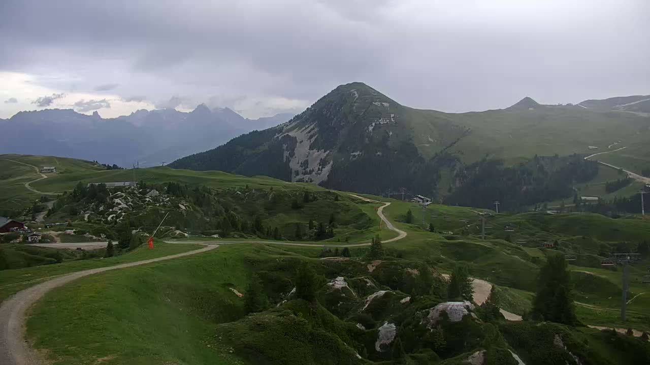 La Plagne Villages from  Bergerie 2184 m View Live Cam -  Bourg-Saint-Maurice, Savoie, Auvergne-Rhône-Alpes, France