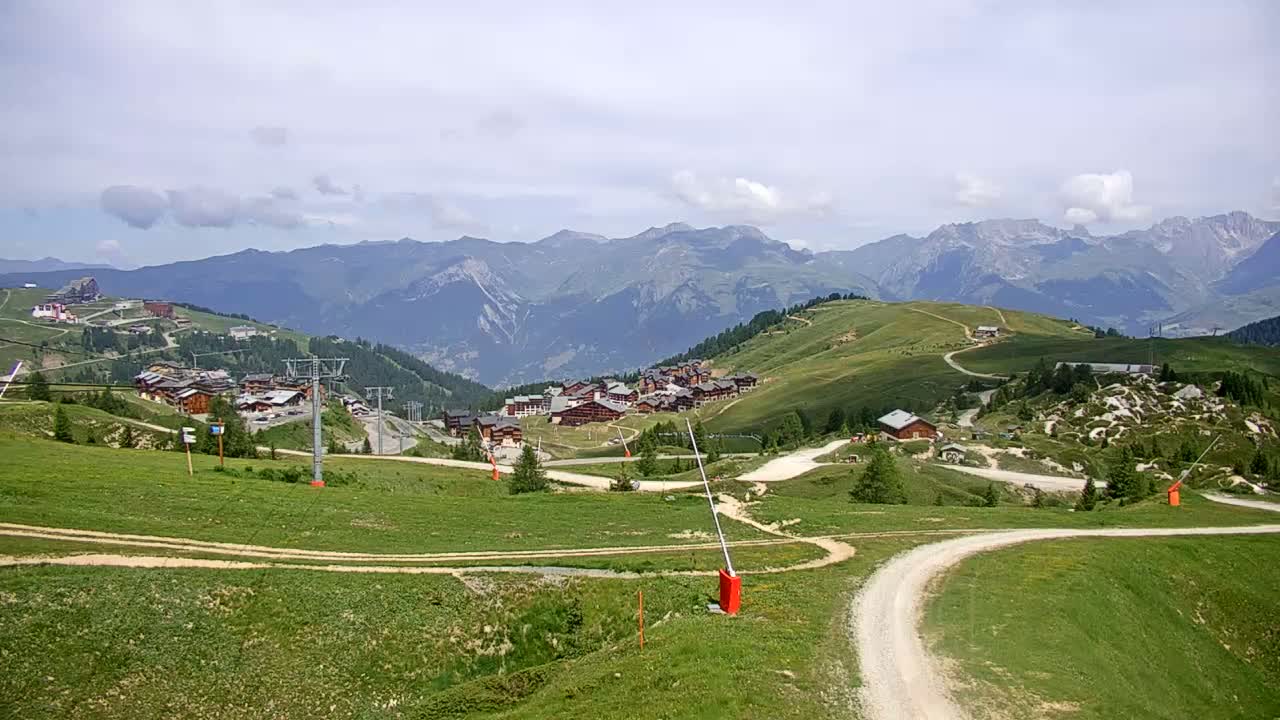 La Plagne Villages from  Bergerie 2184 m View Live Cam -  Bourg-Saint-Maurice, Savoie, Auvergne-Rhône-Alpes, France
