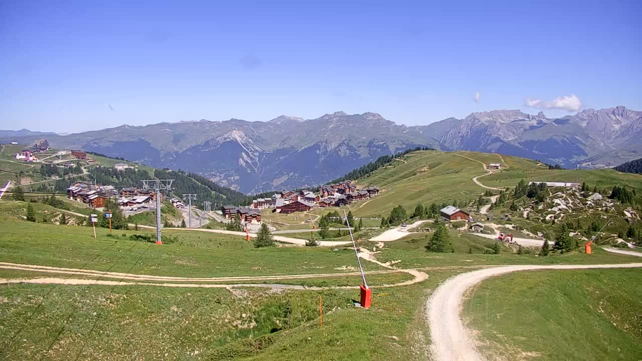 La Plagne Villages from  Bergerie 2184 m View Live Cam -  Bourg-Saint-Maurice, Savoie, Auvergne-Rhône-Alpes, France