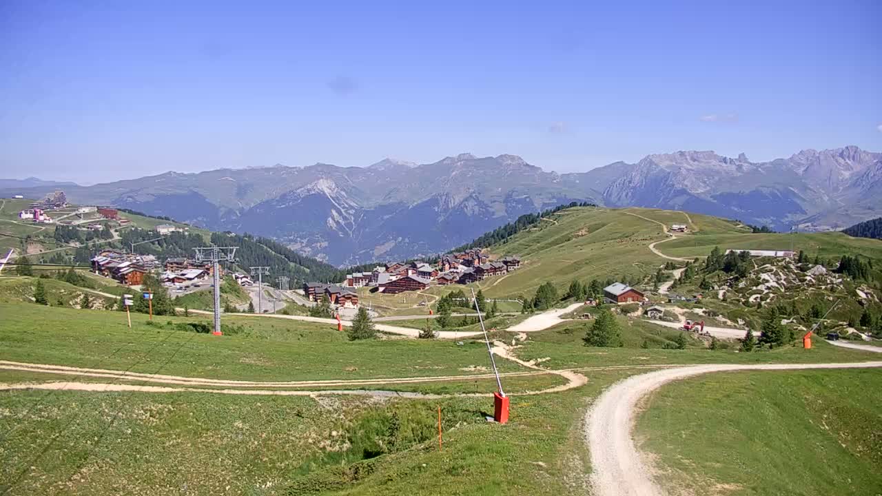 La Plagne Villages from  Bergerie 2184 m View Live Cam -  Bourg-Saint-Maurice, Savoie, Auvergne-Rhône-Alpes, France