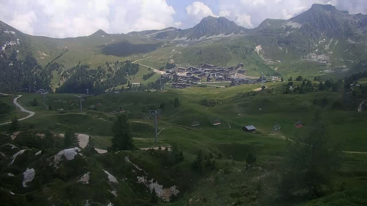 La Plagne Villages from  Bergerie 2184 m View Live Cam -  Bourg-Saint-Maurice, Savoie, Auvergne-Rhône-Alpes, France