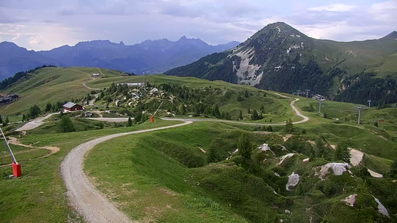 La Plagne Villages from  Bergerie 2184 m View Live Cam -  Bourg-Saint-Maurice, Savoie, Auvergne-Rhône-Alpes, France