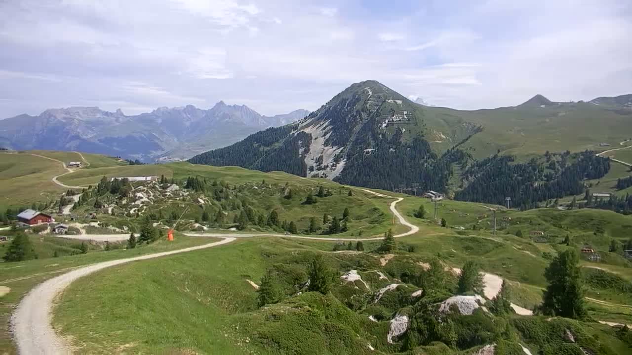 La Plagne Villages from  Bergerie 2184 m View Live Cam -  Bourg-Saint-Maurice, Savoie, Auvergne-Rhône-Alpes, France