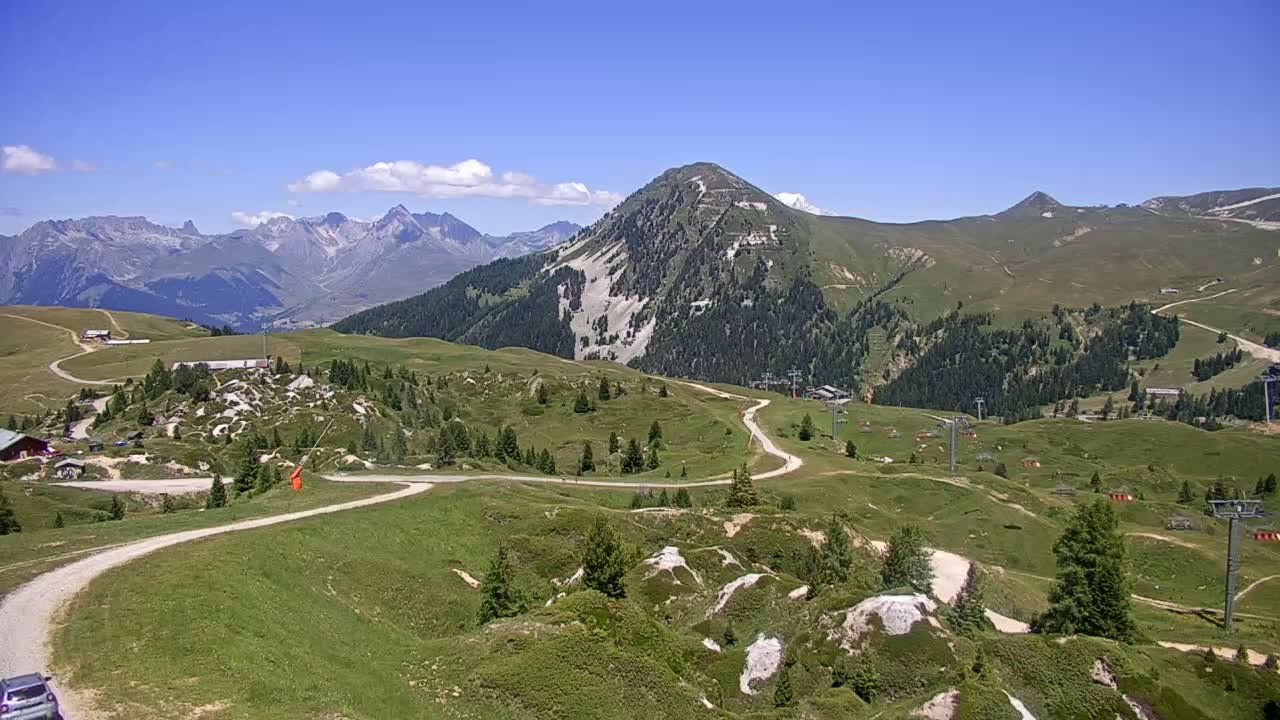 La Plagne Villages from  Bergerie 2184 m View Live Cam -  Bourg-Saint-Maurice, Savoie, Auvergne-Rhône-Alpes, France