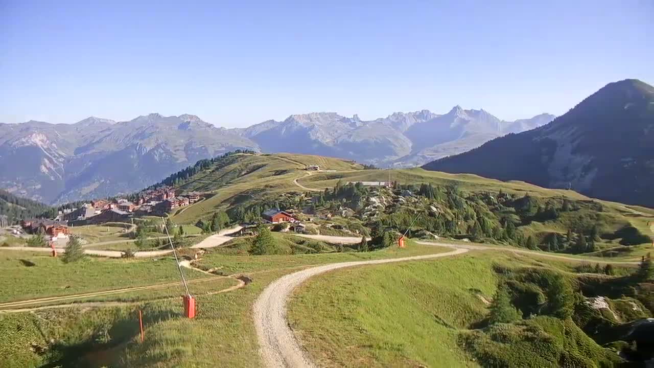 La Plagne Villages from  Bergerie 2184 m View Live Cam -  Bourg-Saint-Maurice, Savoie, Auvergne-Rhône-Alpes, France
