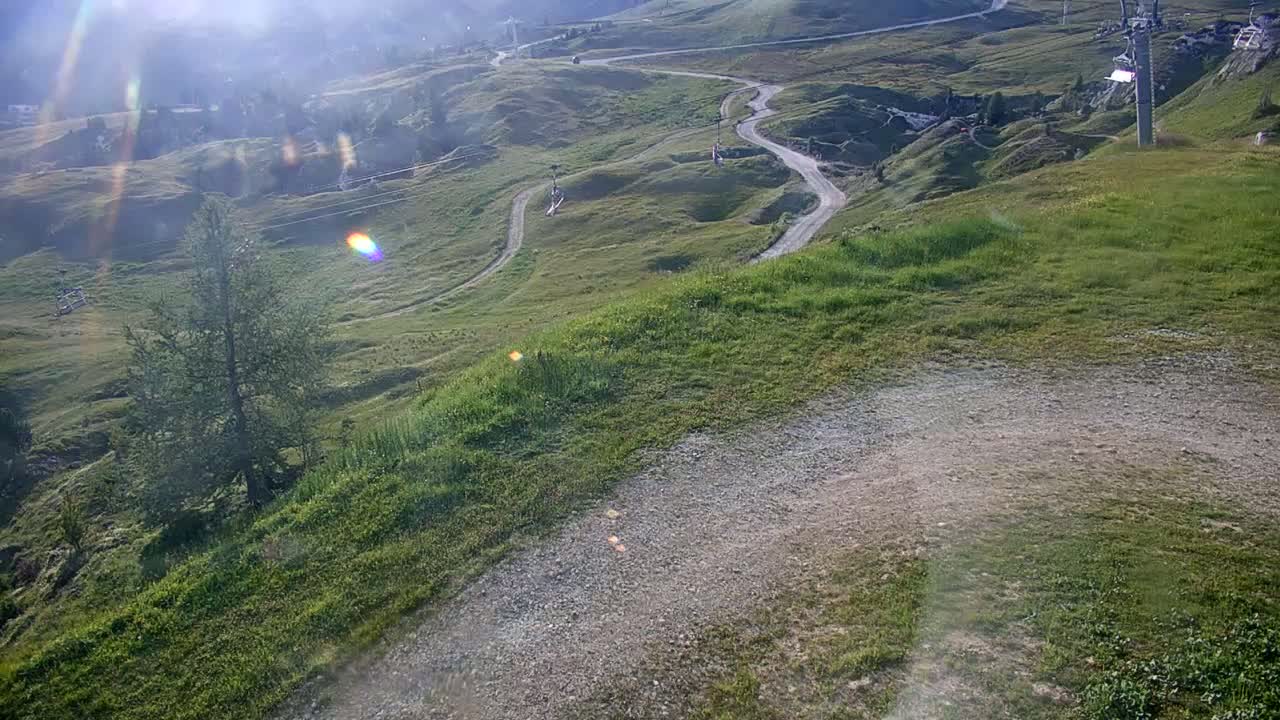 La Plagne Villages from  Bergerie 2184 m View Live Cam -  Bourg-Saint-Maurice, Savoie, Auvergne-Rhône-Alpes, France